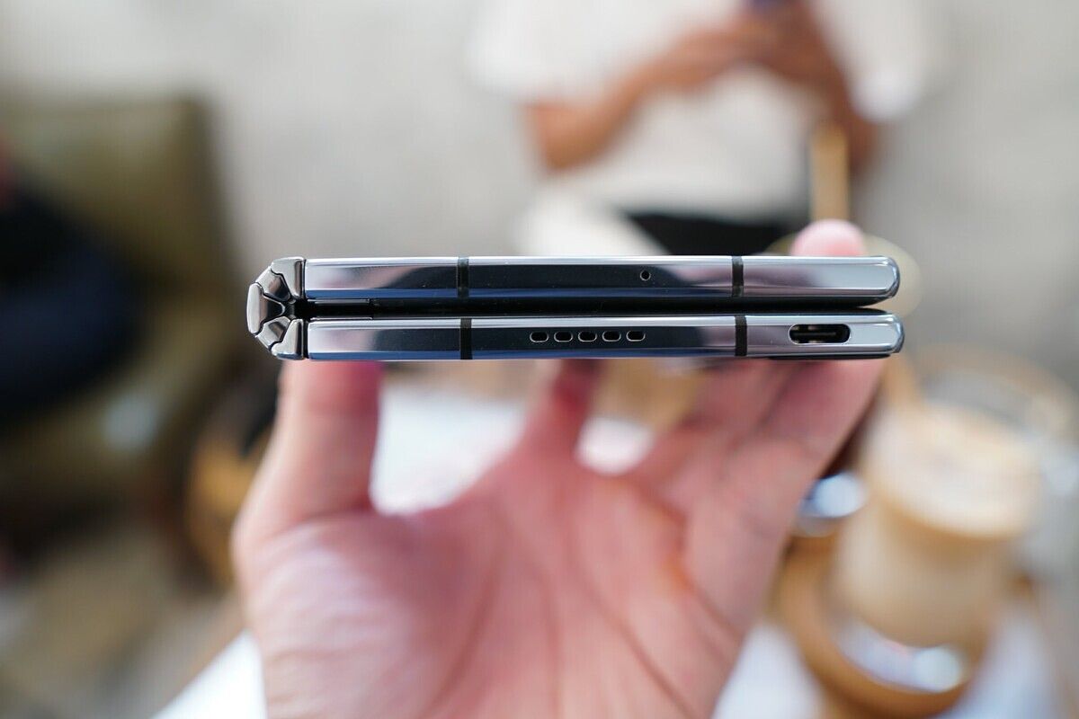 Royole FlexPai 2 hinge