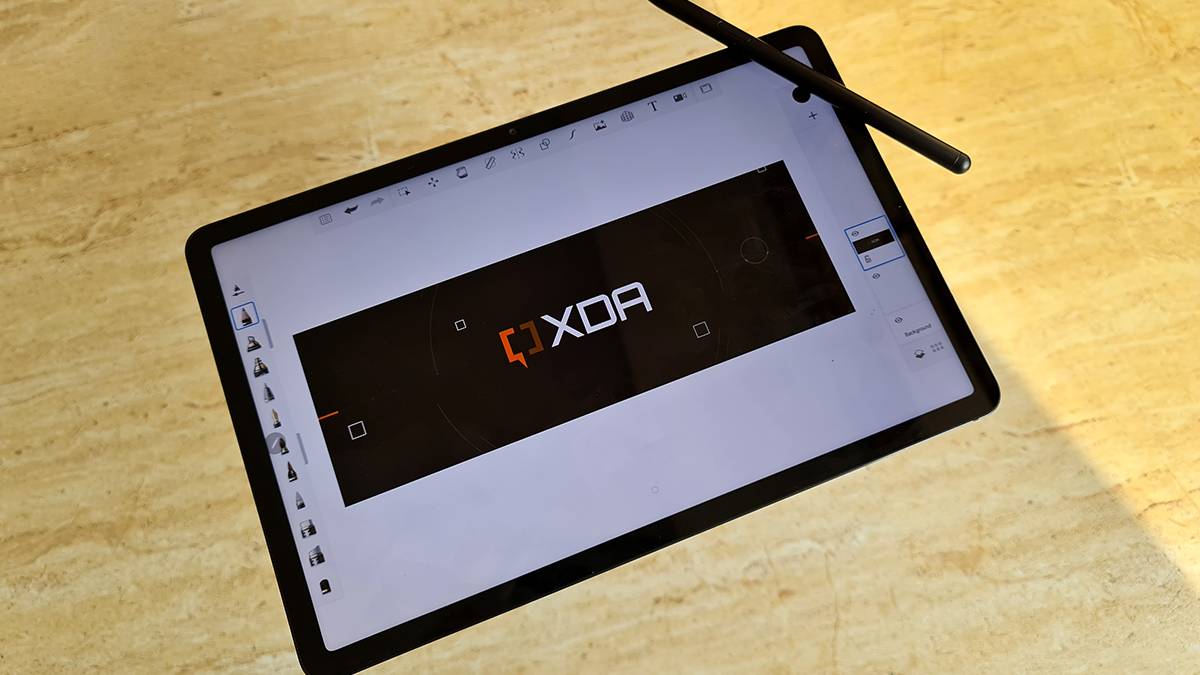 Samsung Galaxy Tab S7 with XDA logo and S Pen