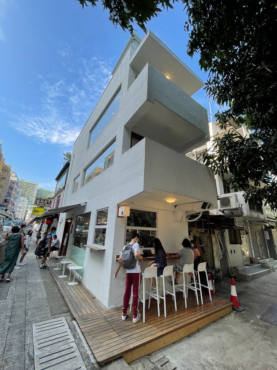 iPhone 12 ultra wide shot of a place to eat