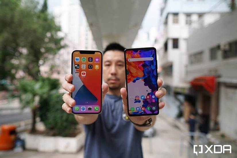Samsung Galaxy S20 FE screen compared to Apple iPhone 12 screen