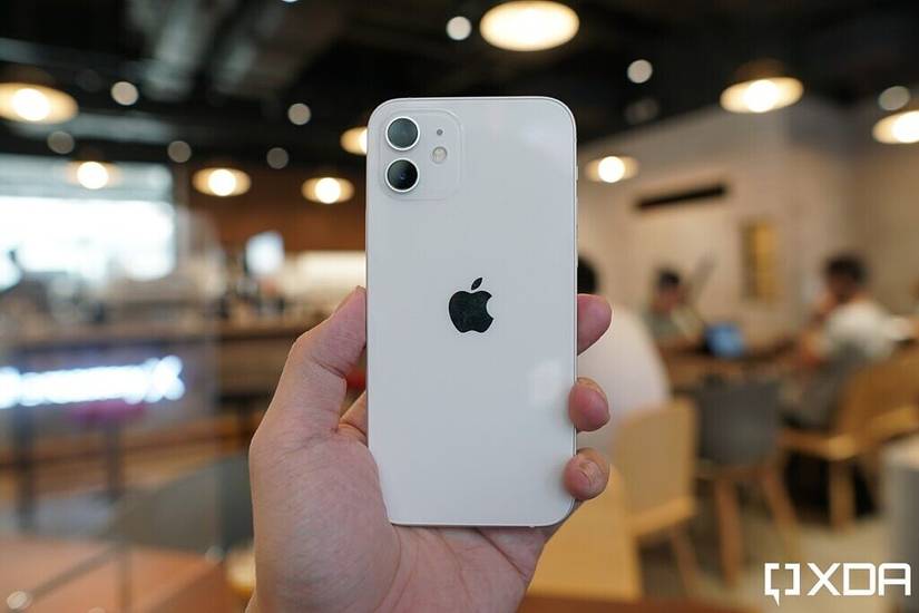 iPhone 12 Hands-On: Apple's best contender for a value flagship? iPhone 12 Hands-On: Apple's best contender for a value flagship?