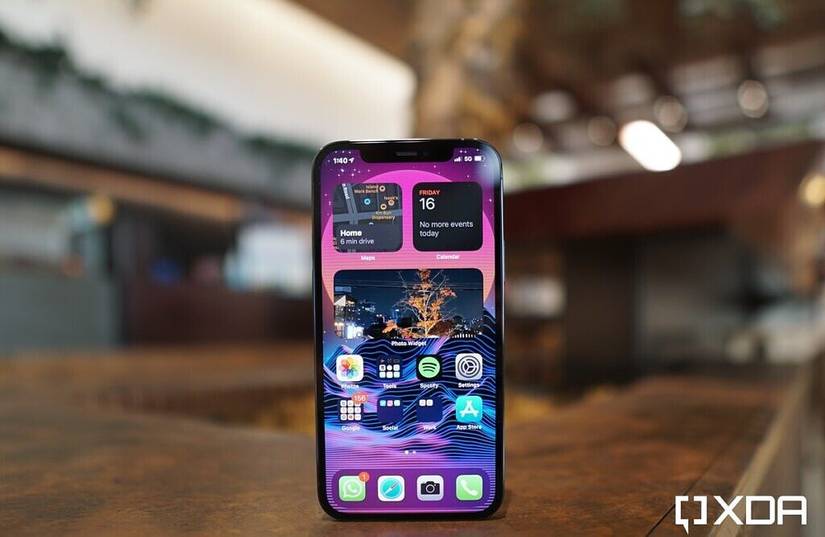 S21 Plus Vs Apple Iphone 12 V Samsung S21 S21 Plus Galaxy S21vs