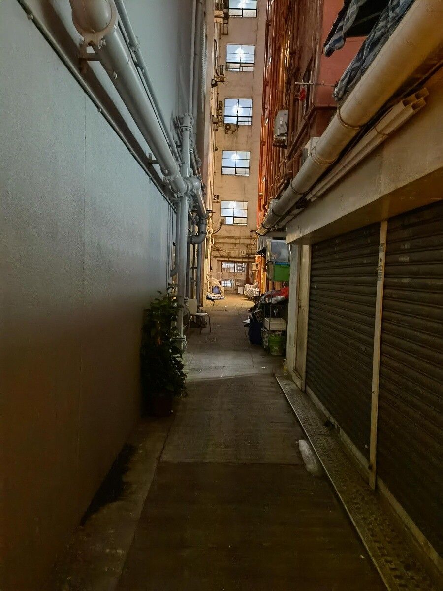 A night shot with the Note 20 Ultra