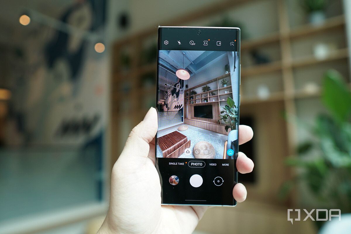 The Note 20 Ultra camera in ultra-wide mode.