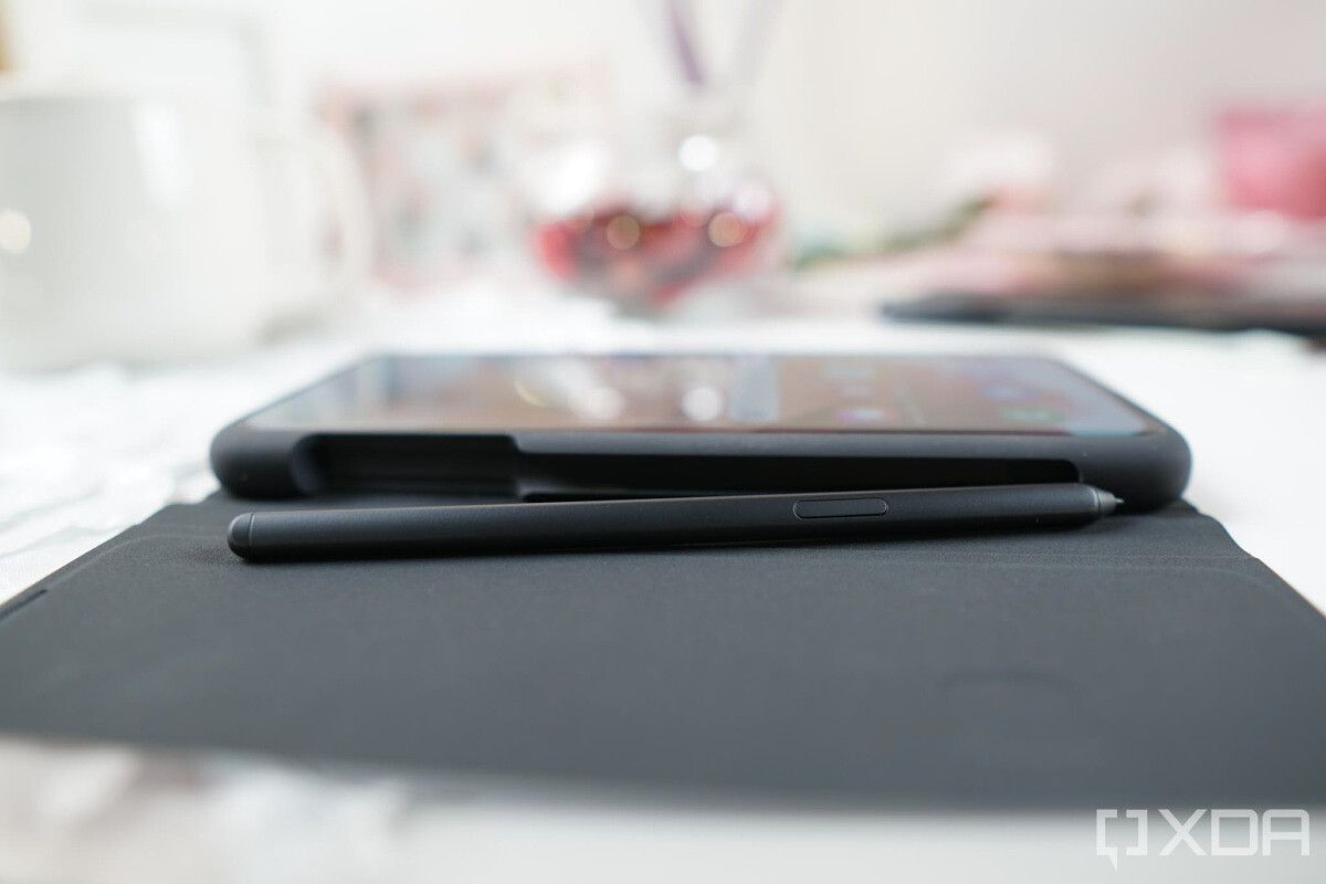 The Samsung S-Pen case laying down