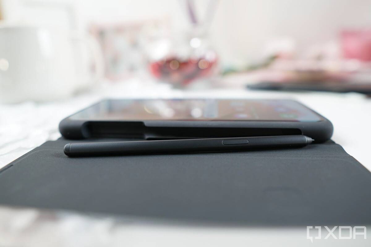 The Samsung S-Pen case laying down
