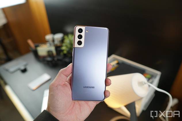 The Galaxy S21 in purple