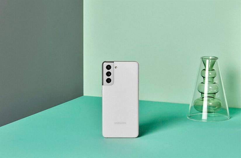 Samsung Galaxy S21 in White