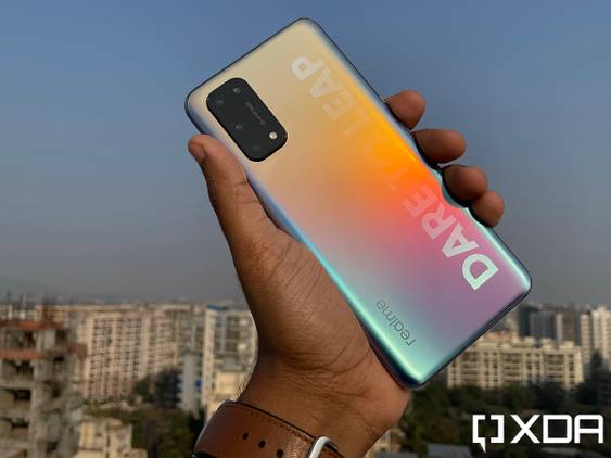 Realme X7 Pro back in shimmering color