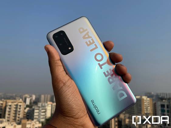 Realme X7 Pro back in shimmering color
