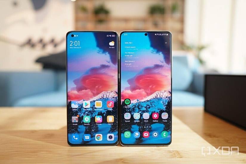 Xiaomi Mi 11 and Samsung Galaxy S21 Ultra