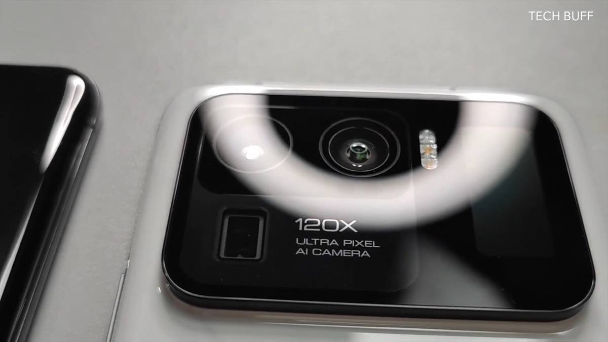 Xiaomi Mi 11 Ultra in white