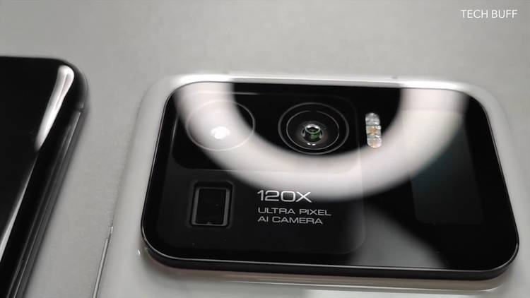 Xiaomi Mi 11 Ultra in white