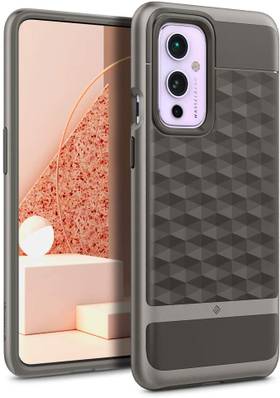 If you’re in a mood to try out something bold, the Caseology Parallax is definitely worth a look. Its tactile 3D design stands out from the crowd and you can pick between two stylish colors: Ash Grey and Midnight Blue. The dual-layered case is made out of hard polycarbonate and soft TPU and is drop-test certified.