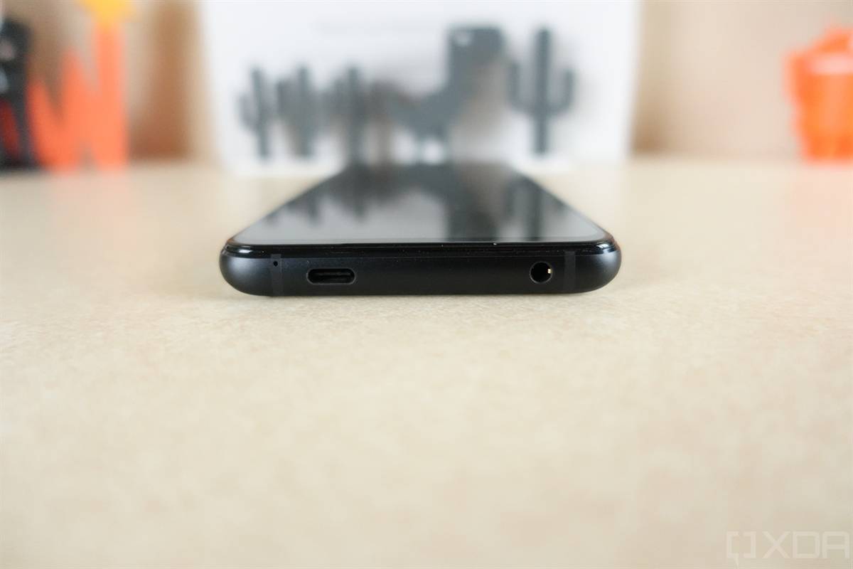 Headphone jack on ASUS ROG Phone 5