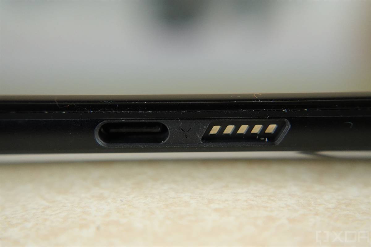 ASUS ROG Phone 5 pogo pin connector