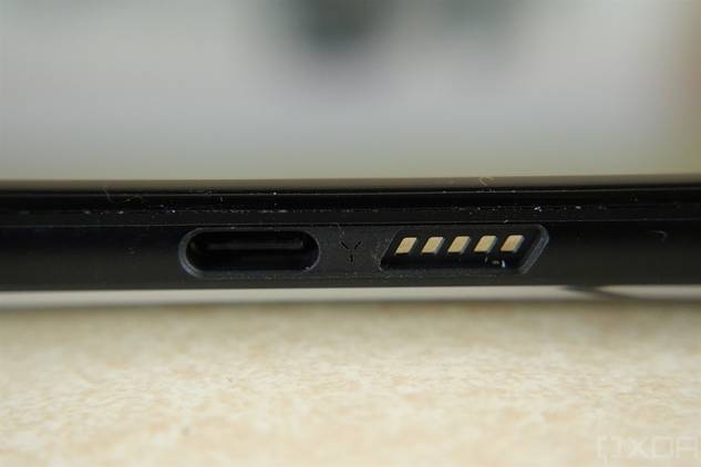 ASUS ROG Phone 5 pogo pin connector