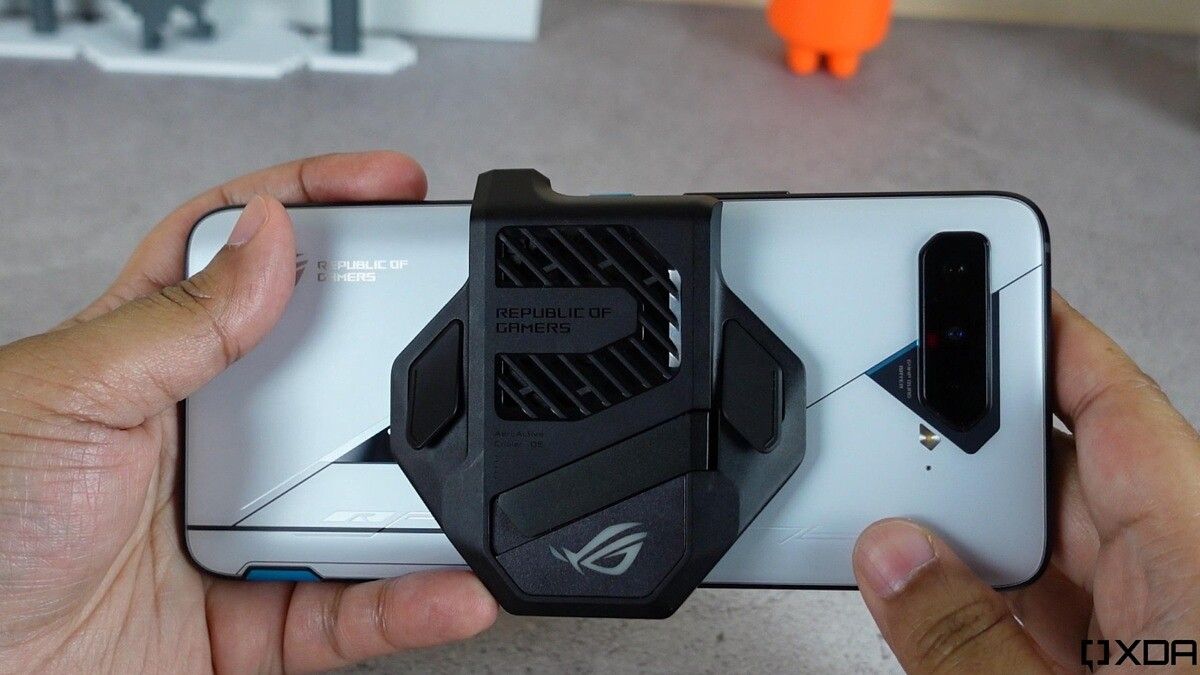 AeroActive Cooler 5 for the ASUS ROG Phone 5