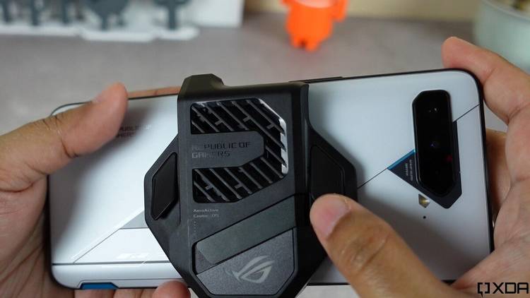 AeroActive Cooler 5 for the ASUS ROG Phone 5