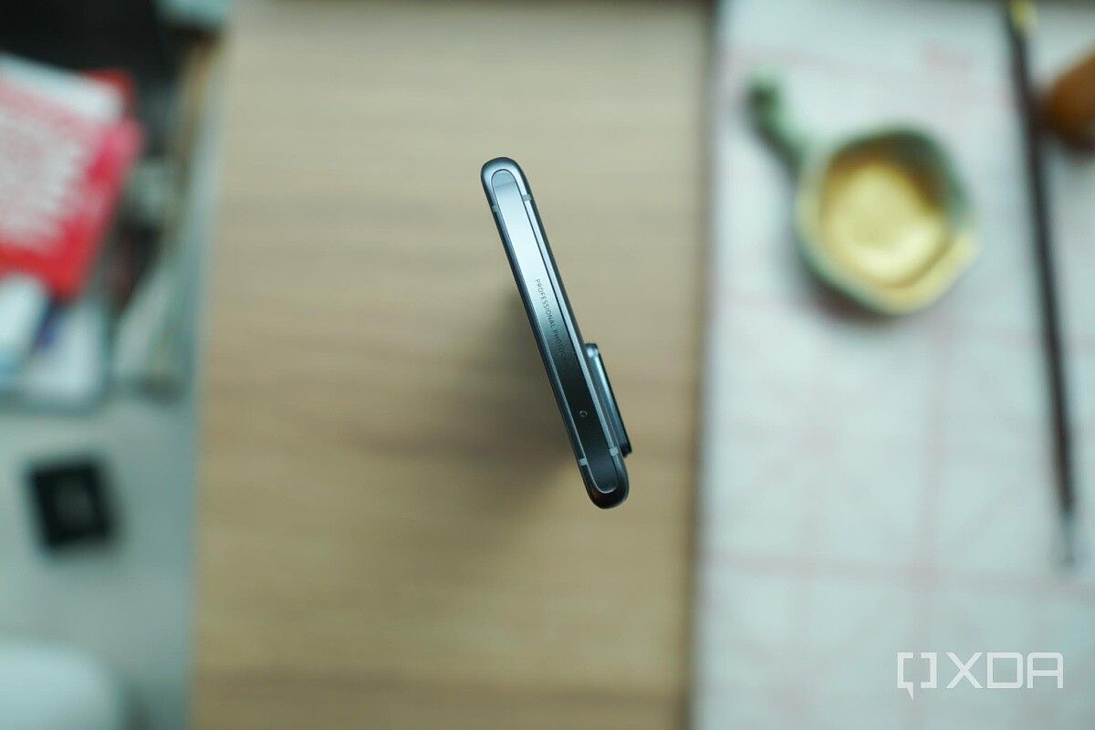 Vivo X60 Pro Plus aluminum side