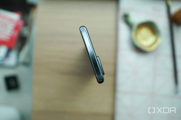Vivo X60 Pro Plus aluminum side