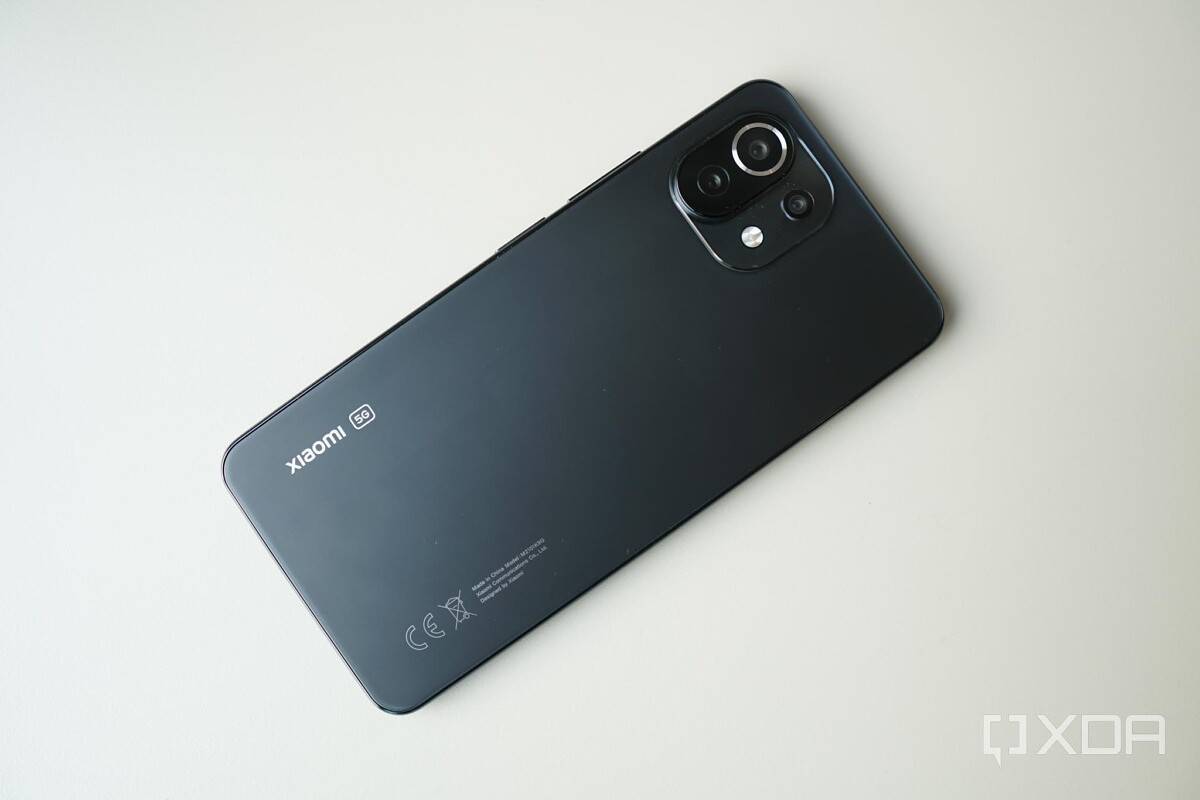 Xiaomi Mi 11 Lite 5G in black