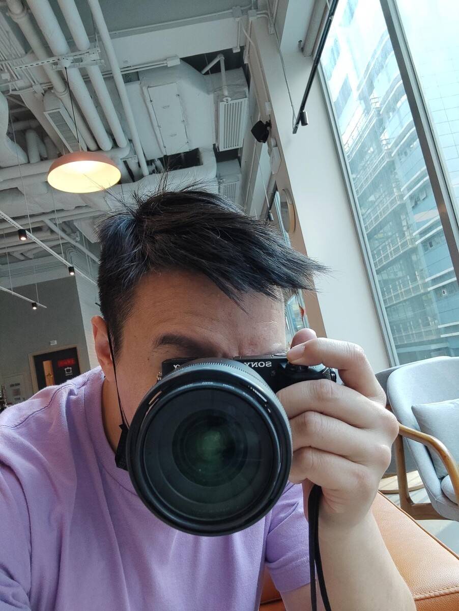 Selfie photo with the Redmi Note 10 Pro