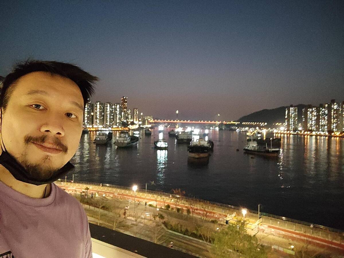 Selfie photo with the Redmi Note 10 Pro