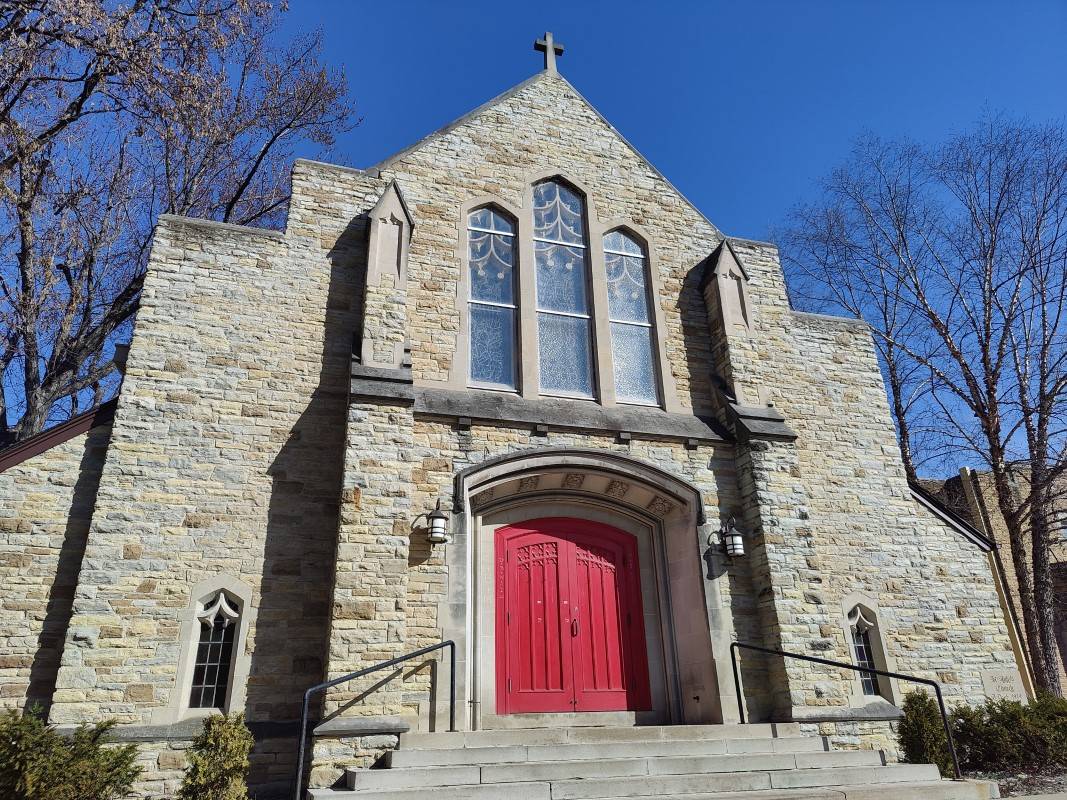 OnePlus 9 Hasselblad Camera Church Picture
