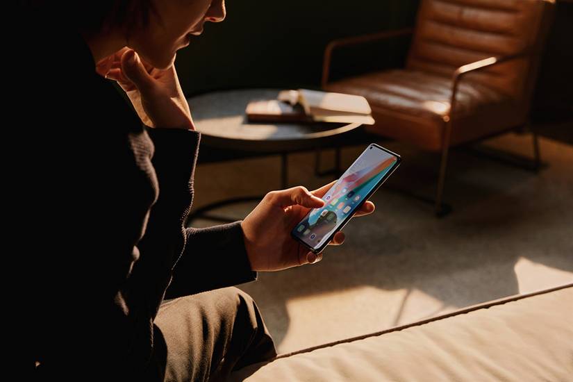 OPPO Find X3 Pro display