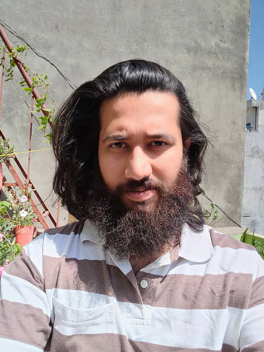 human selfie clicked with Realme 8 Pro 16MP front camera