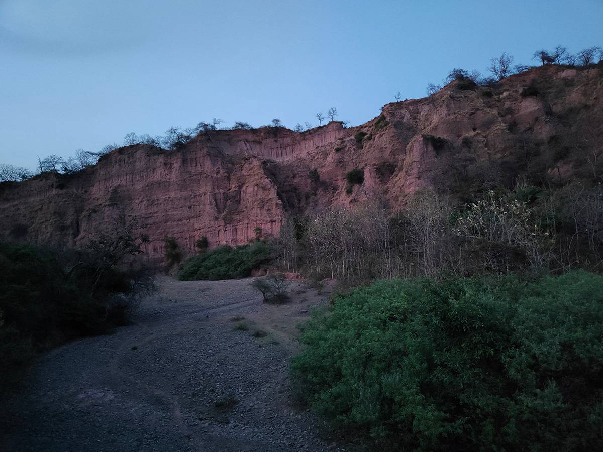 empty river basin clicked with Realme 8 Pro 108MP camera in low light