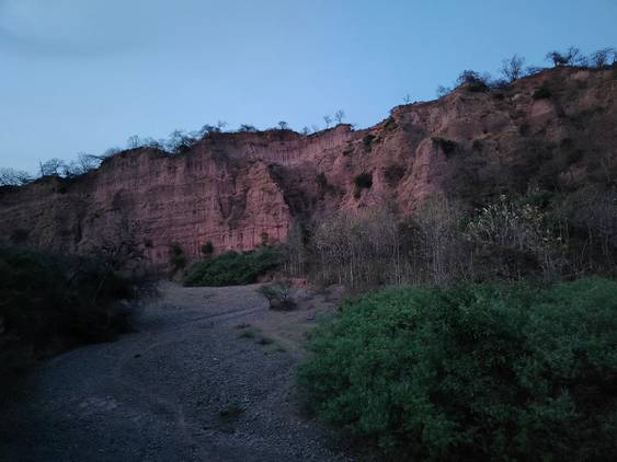empty river basin clicked with Realme 8 Pro 108MP camera in low light