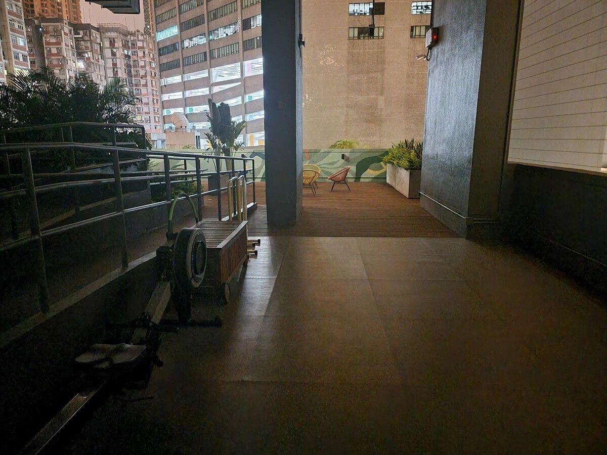 An extreme low light shot captured by the S21 Ultra