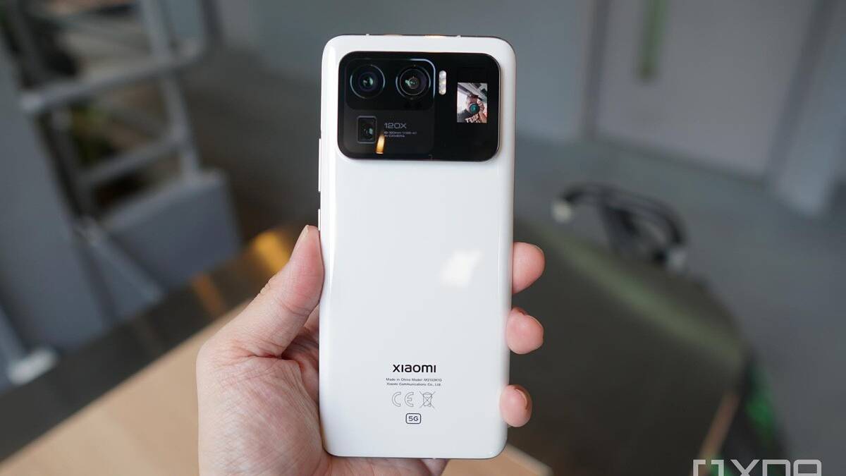 The Xiaomi Mi 11 Ultra with its 50MP main camera and a second screen