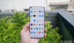 The Mi 11 Ultra's 6.8-inch display with quad curves