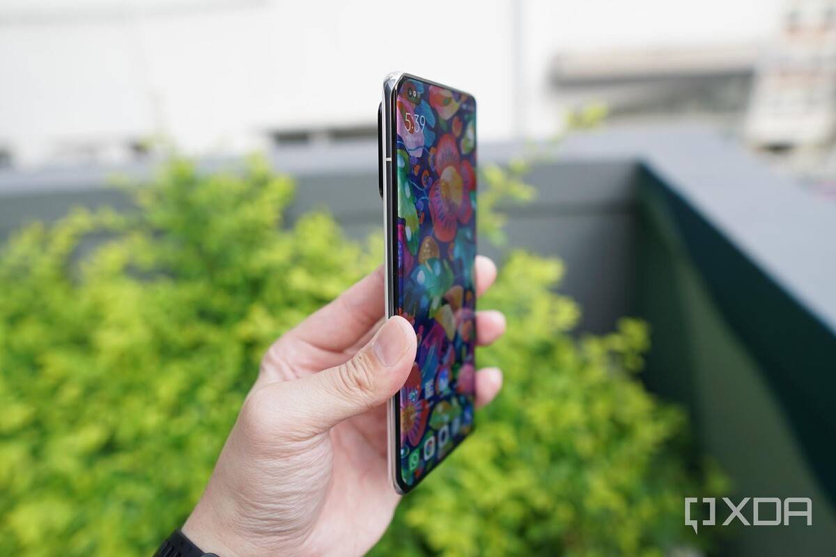 You can see the Mi 11 Ultra's camera bump even from the side