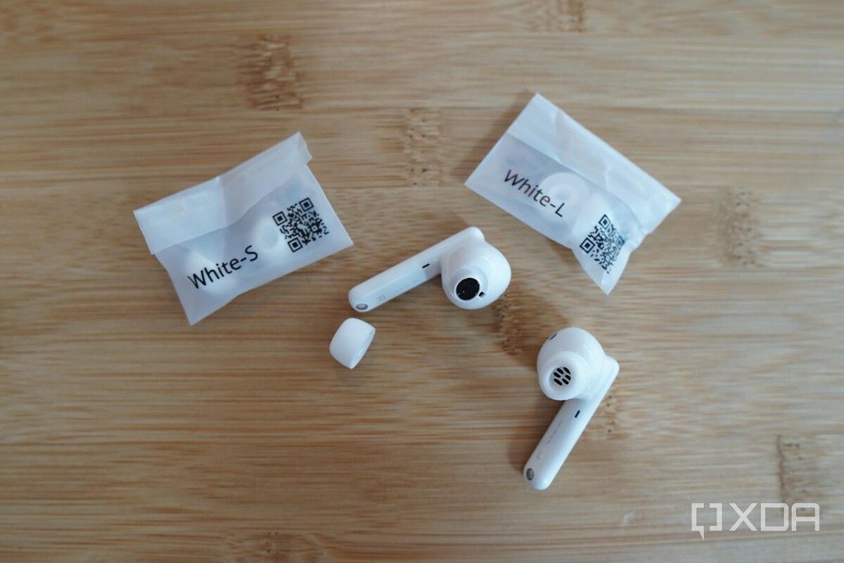 Hands-on with the Huawei FreeBuds 4i