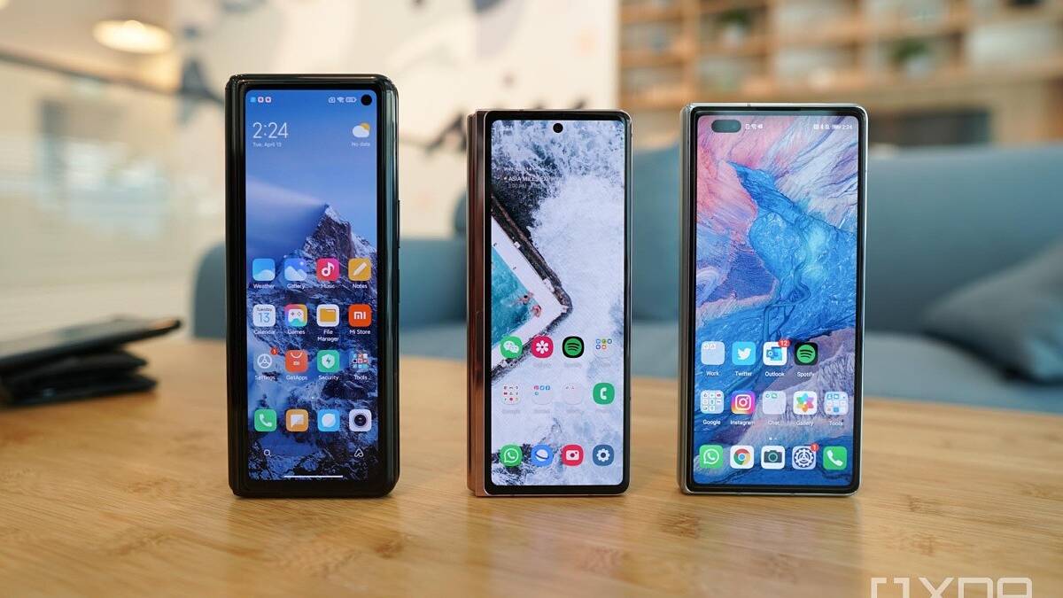 The three foldables phones from Xiaomi, Samsung and Huawei