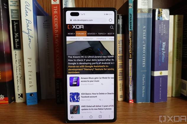 Huawei Mate X2 cover display