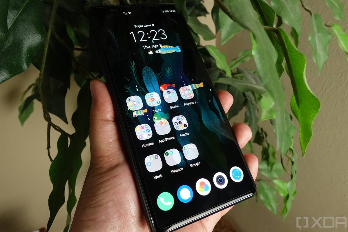 Huawei Mate X2 folded