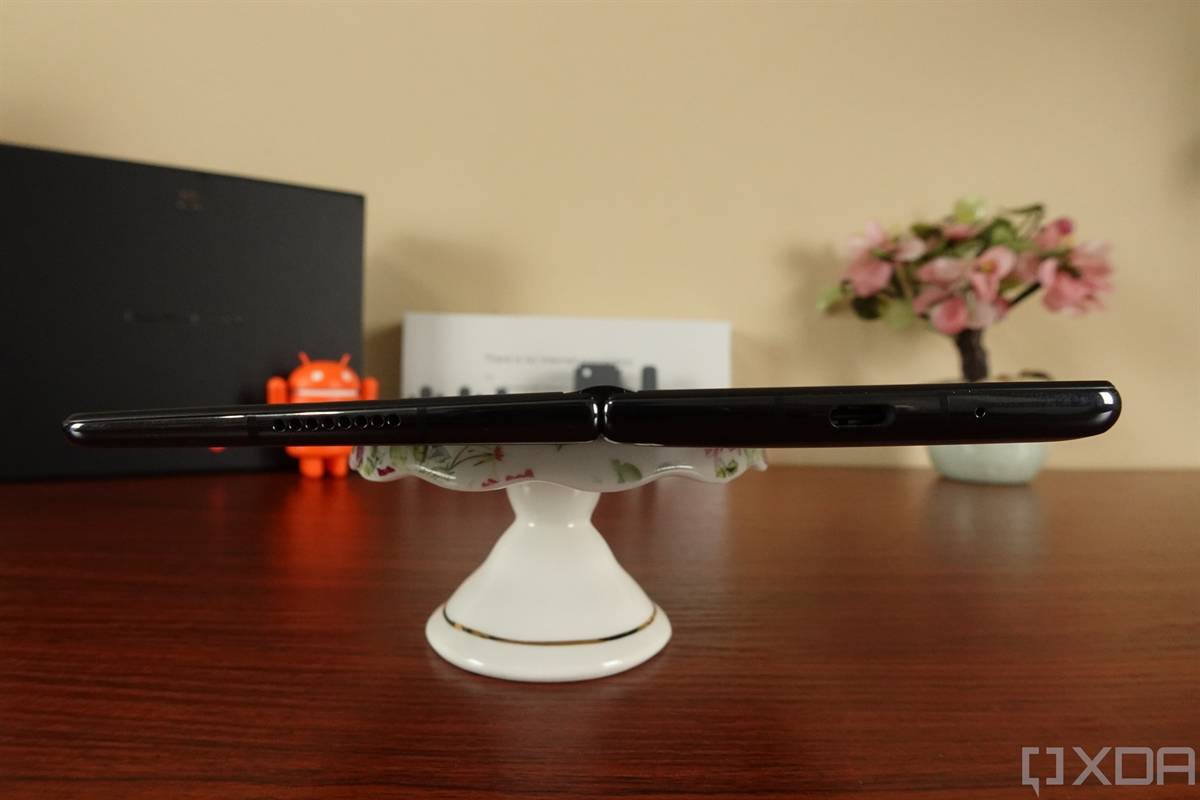 Huawei Mate X2 wedge design