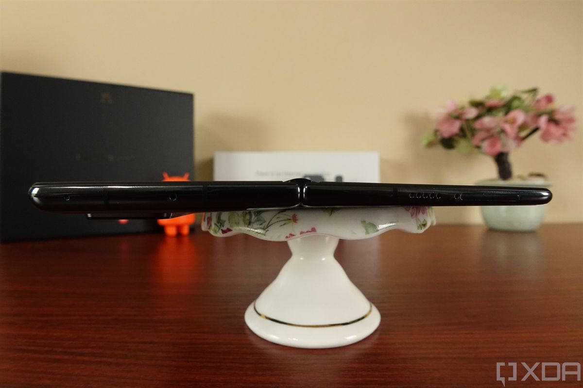 Huawei Mate X2 wedge design