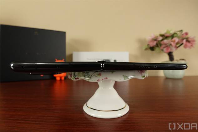Huawei Mate X2 wedge design