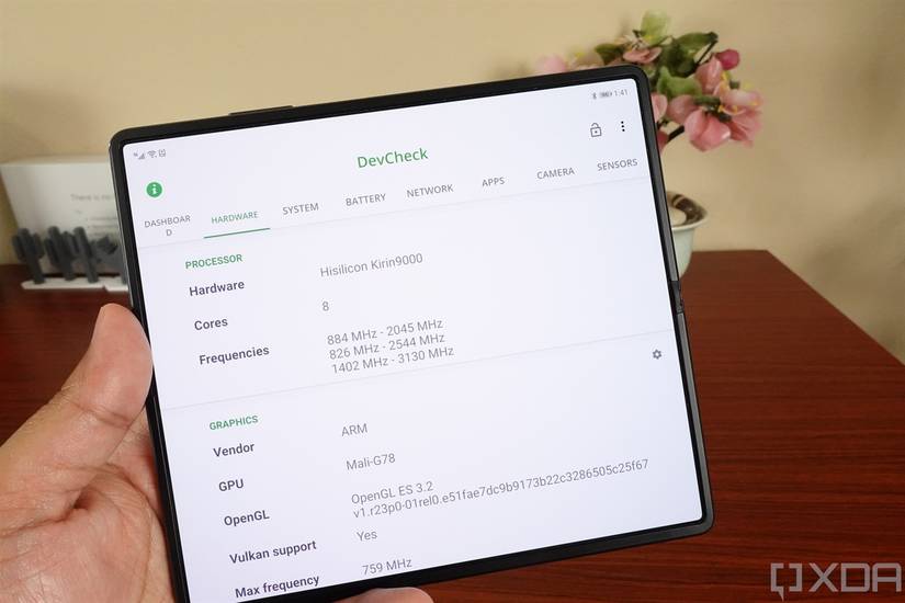 Kirin 9000 on the Huawei Mate X2