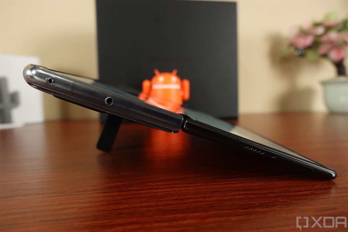 Huawei Mate X2 kickstand case