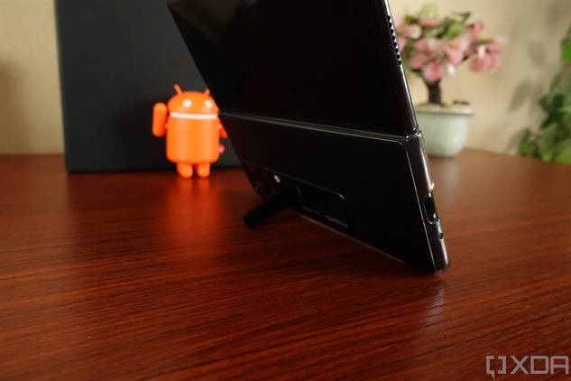 Huawei Mate X2 kickstand case