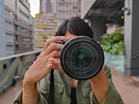 The Mi 11 Ultra's sensor is so large, there's a natural depth-of-field effect in still photos
