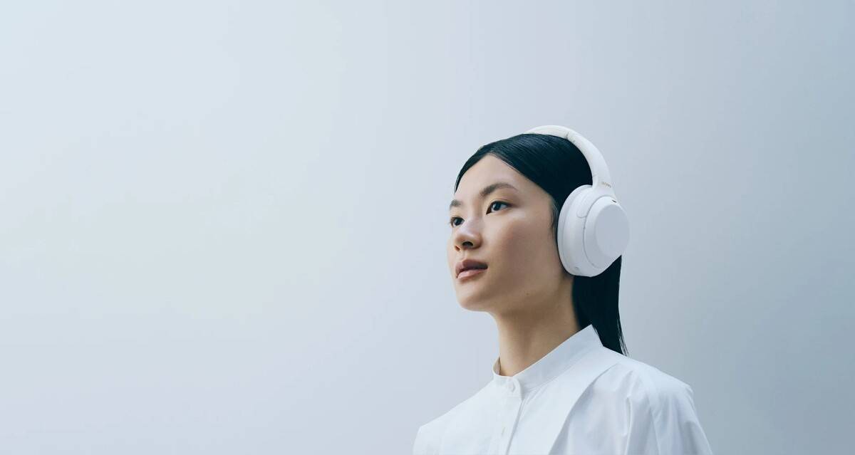 Sony-WH-1000XM4-Silent-White-