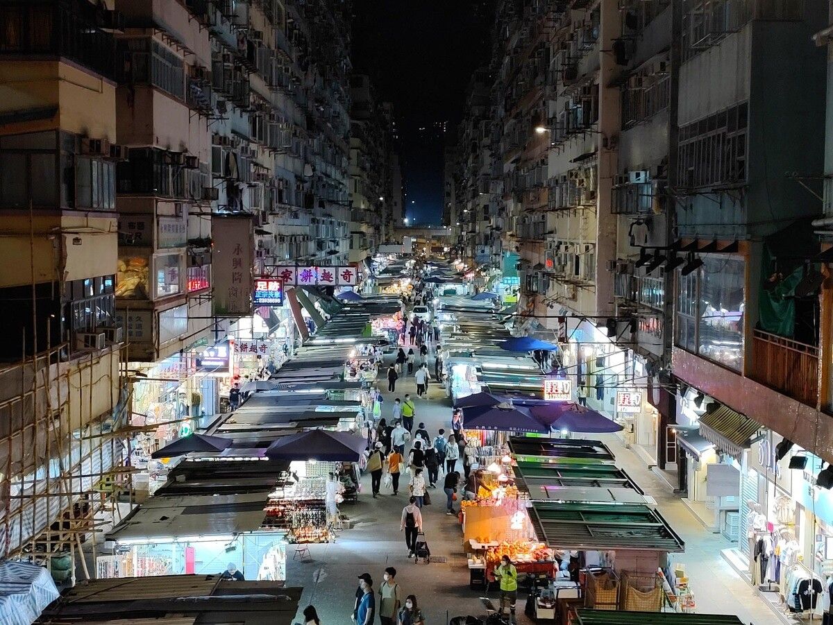 Axon 30 Ultra night shot